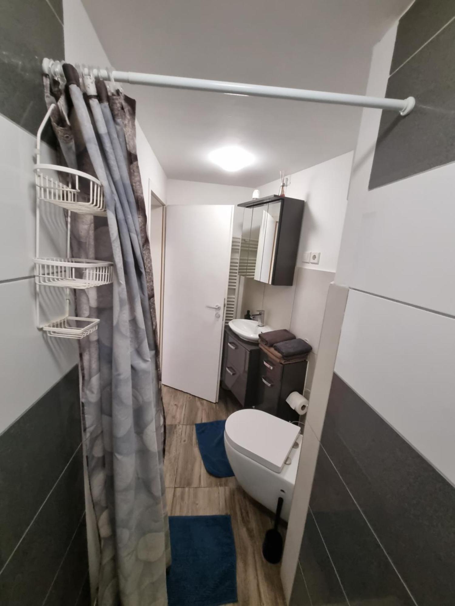 Schoene Im Zentrum Von Apartment